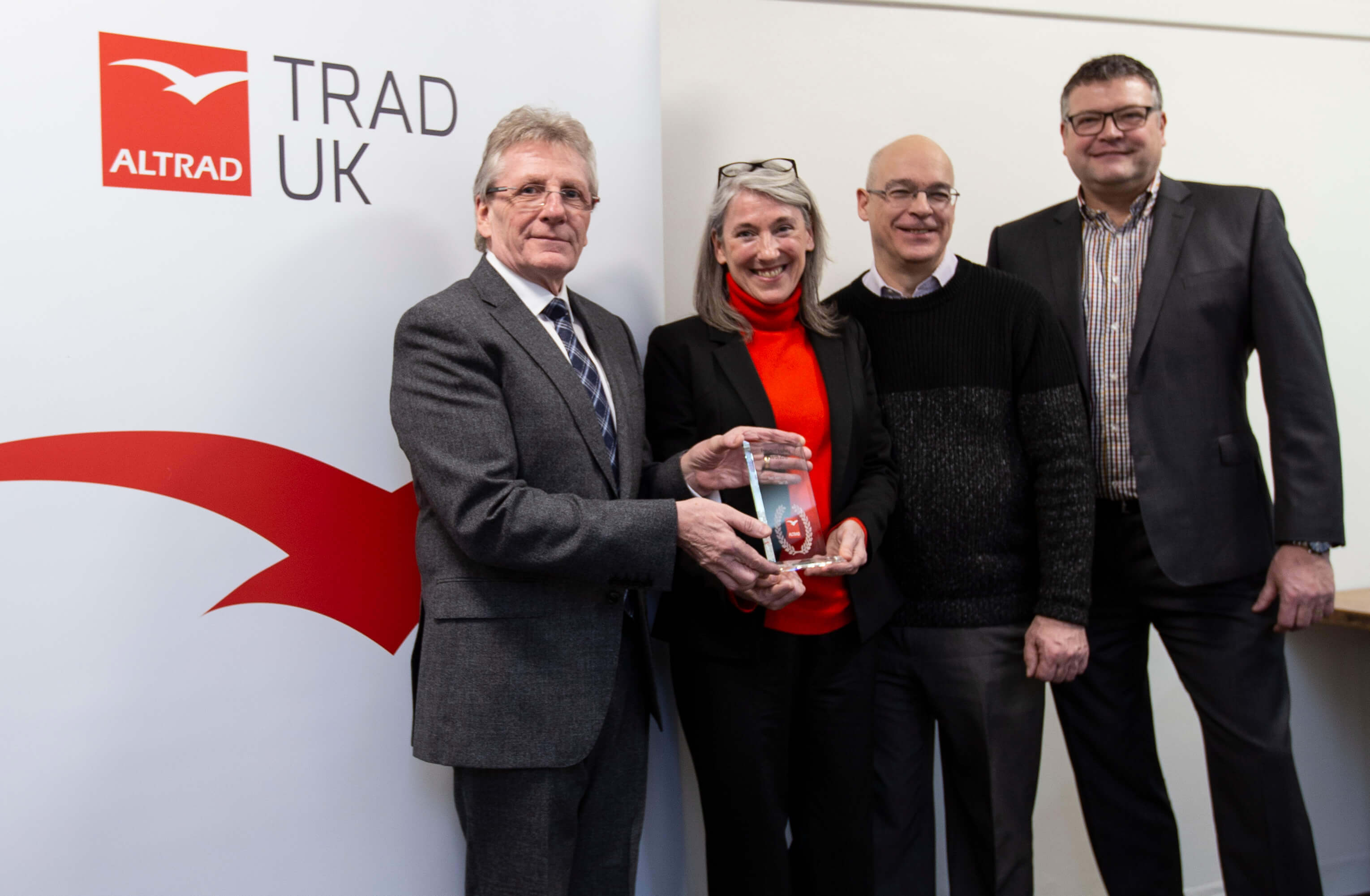 TRAD Make Donation to Lighthouse Charity from Win at Altrad President’s Safety Awards